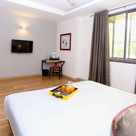 Oyo Townhouse 012 Kaushambi Metro Ghaziabad Hotell Eksteriør bilde