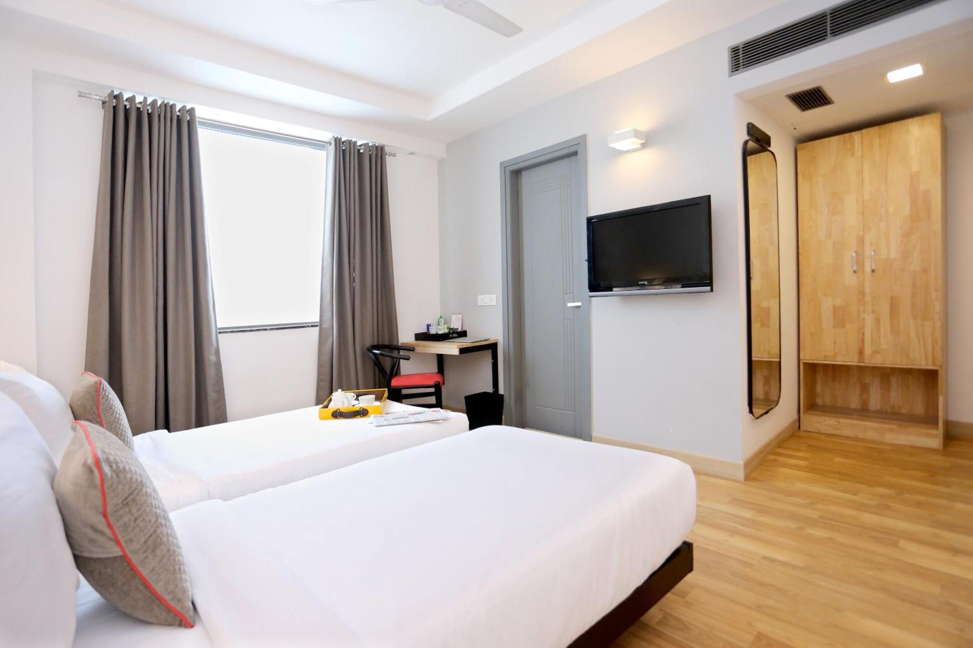 Oyo Townhouse 012 Kaushambi Metro Ghaziabad Hotell Eksteriør bilde